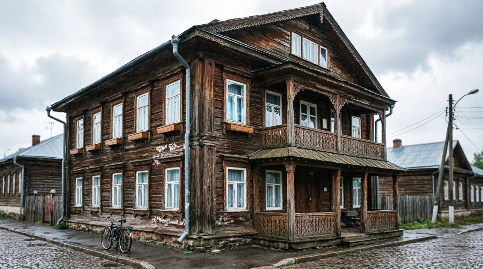 Деревянный дом К. П. Полушкина с резной верандой